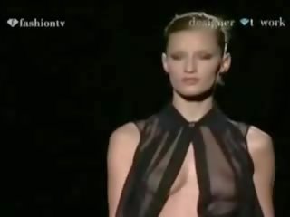 Oops - içki geýim runway movie - see through and ýalaňaç - on tv - birleşmek