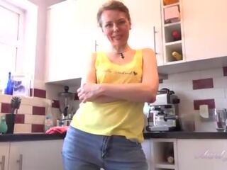 Auntjudys - 46yo naturel fullbush amateur trentenaire alexia donne joi en la cuisine